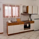 Maroudas Stavros ואטי