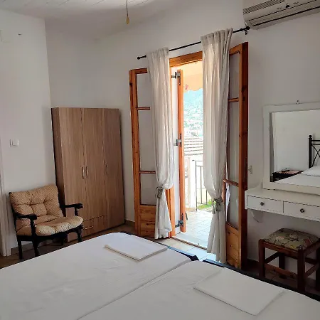 Apartment Maroudas Stavros