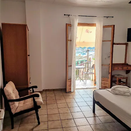 Apartment Maroudas Stavros *